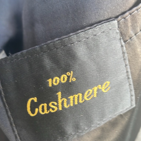 Cashmere Men’s Overcoat- barely worn. Perfect condition. $1995.00 new - Picture 2 of 3